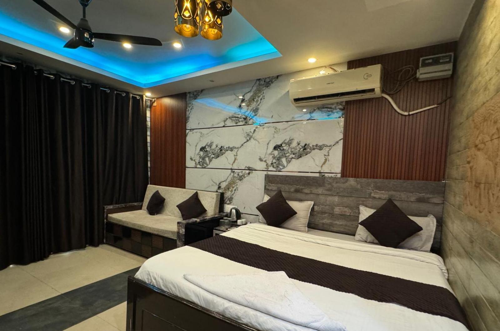 Hotel Dev Ganga Rishīkesh Extérieur photo