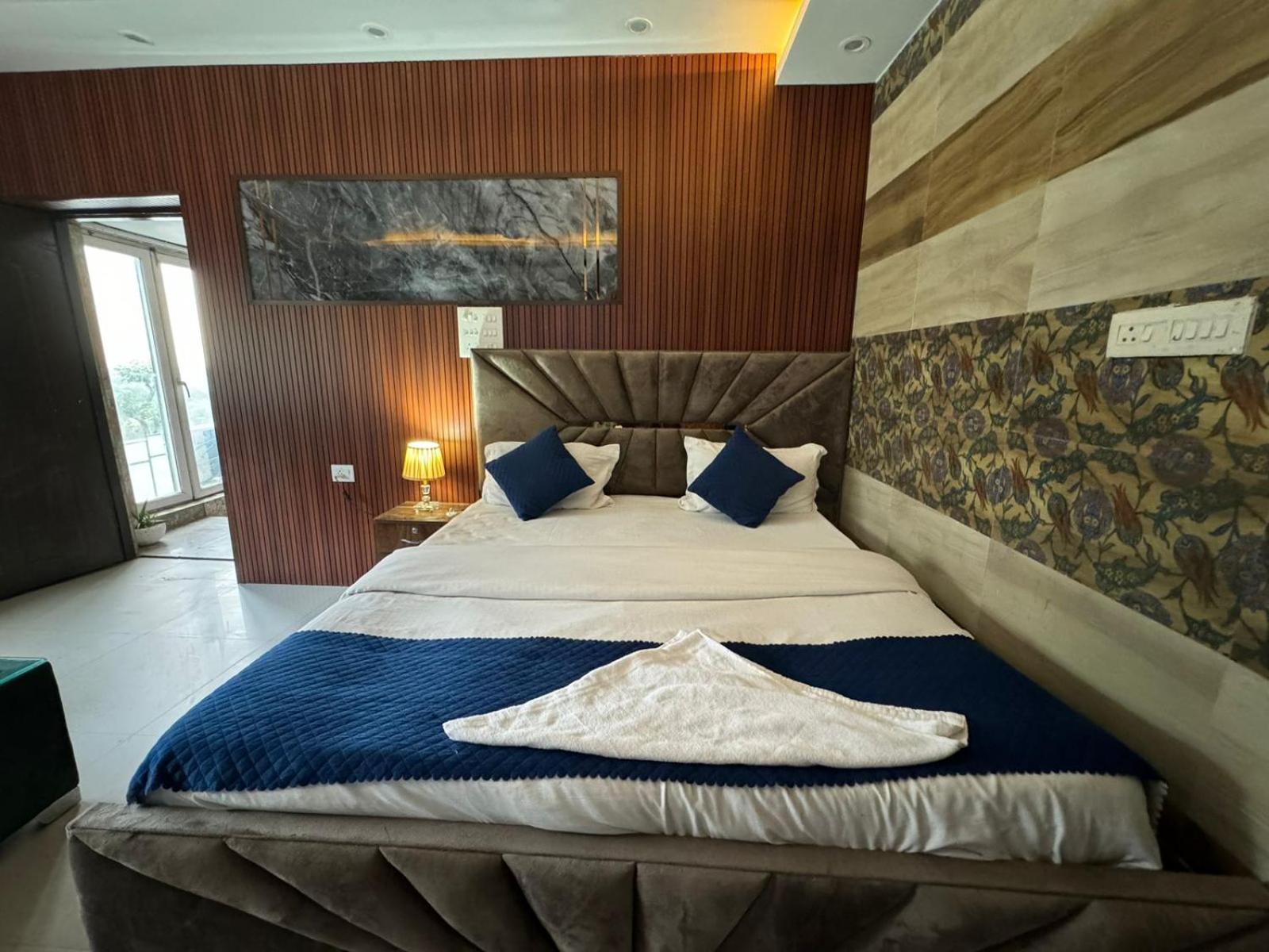 Hotel Dev Ganga Rishīkesh Extérieur photo