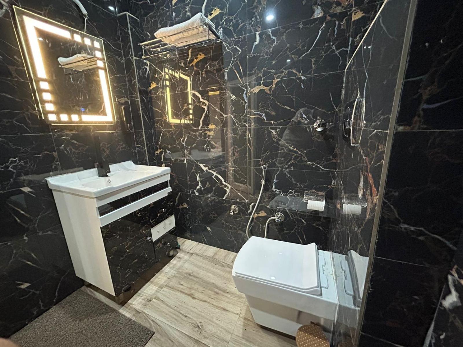 Hotel Dev Ganga Rishīkesh Extérieur photo