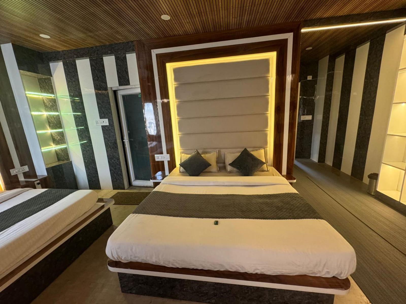 Hotel Dev Ganga Rishīkesh Extérieur photo