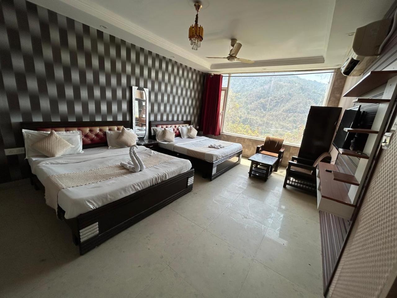 Hotel Dev Ganga Rishīkesh Extérieur photo
