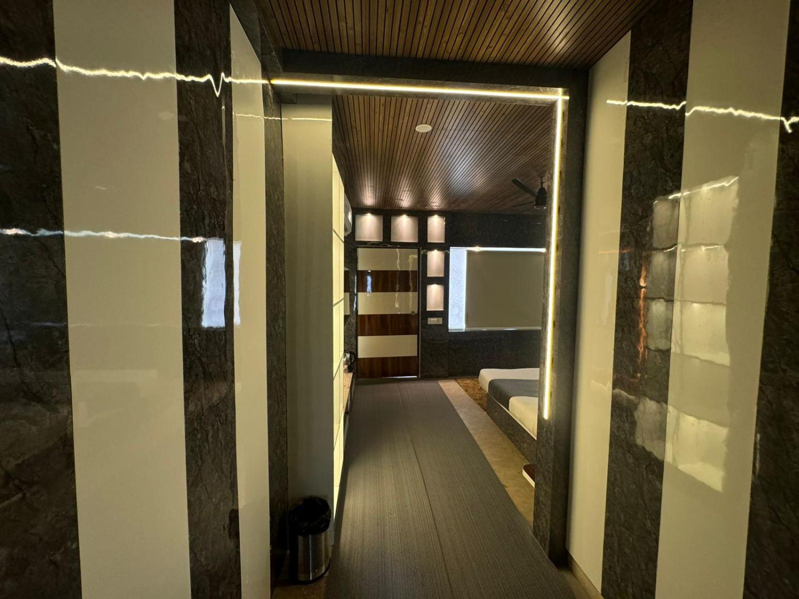 Hotel Dev Ganga Rishīkesh Extérieur photo