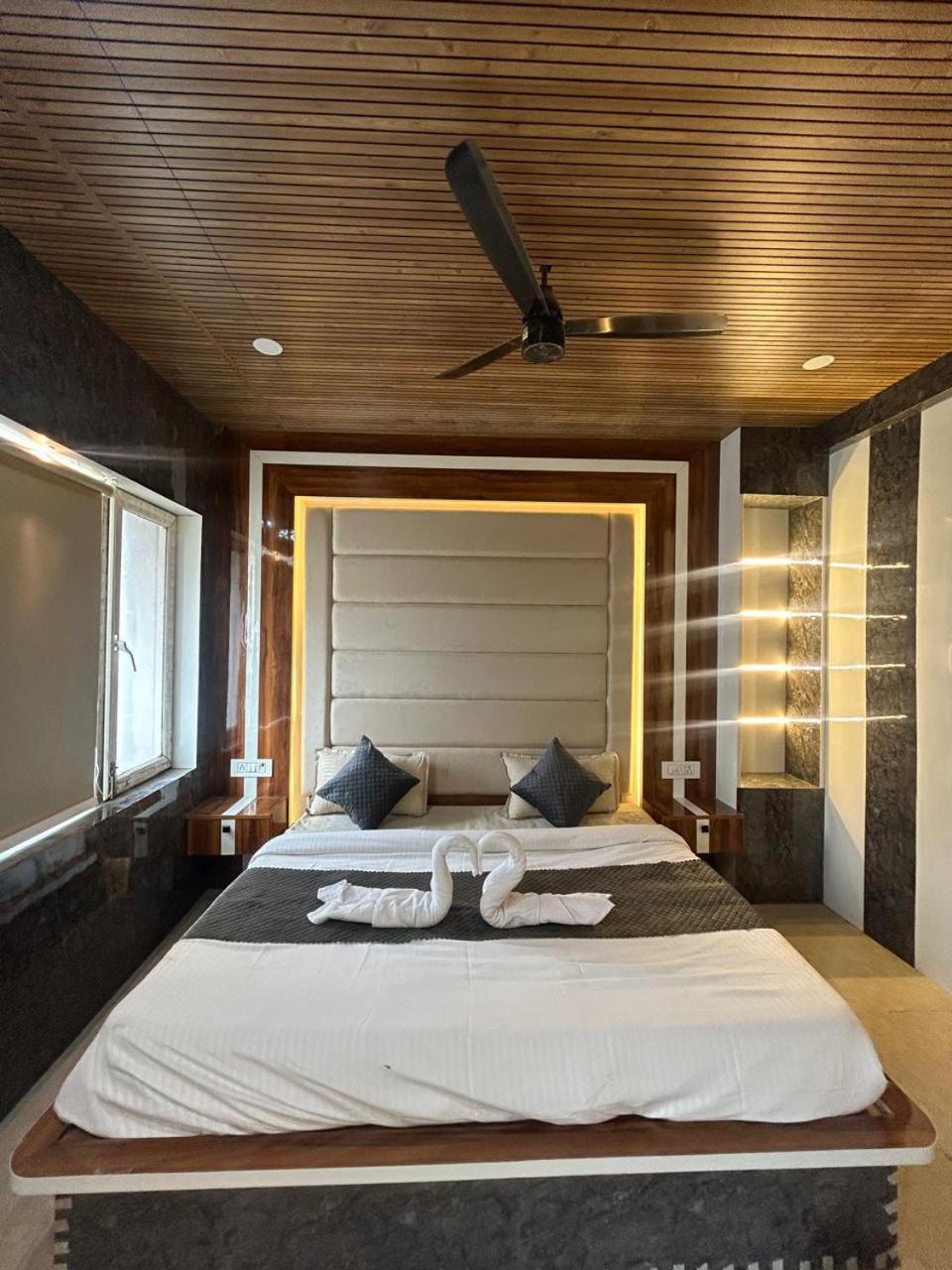 Hotel Dev Ganga Rishīkesh Extérieur photo