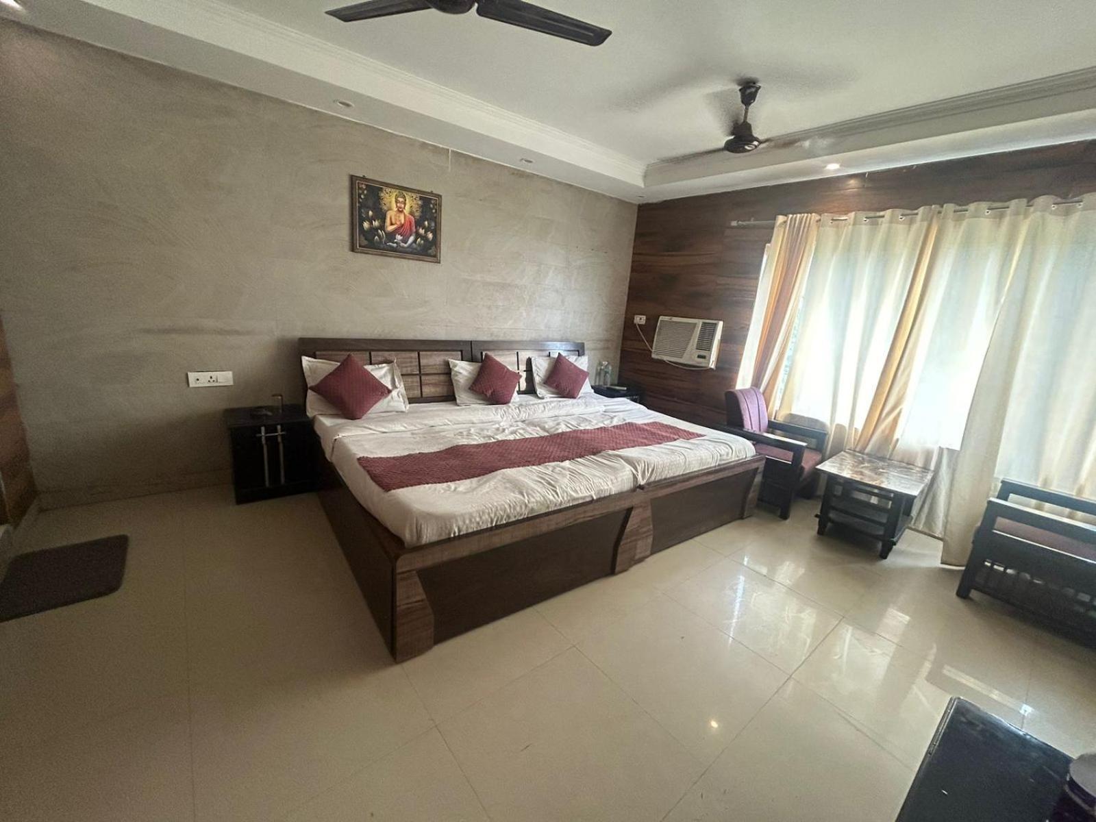 Hotel Dev Ganga Rishīkesh Extérieur photo