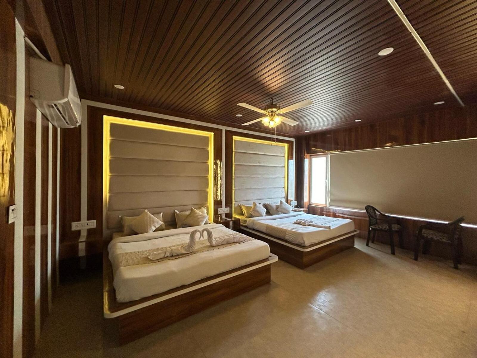 Hotel Dev Ganga Rishīkesh Extérieur photo